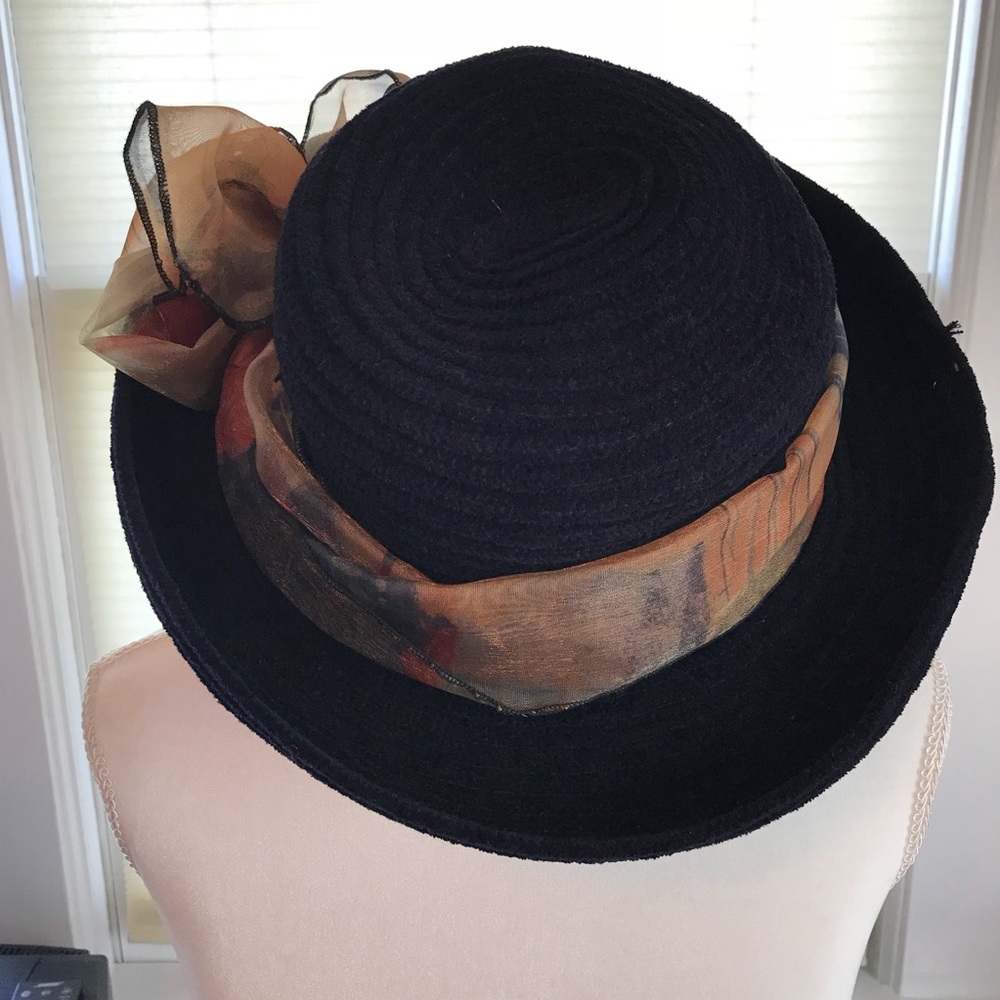 Black ladies hat